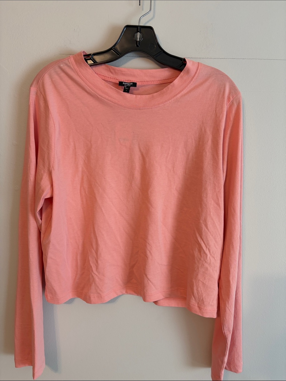 Express Coral Pink Long-Sleeve Crewneck Tee. Boyfriend fit. Small. NWT. 💯 cotton
